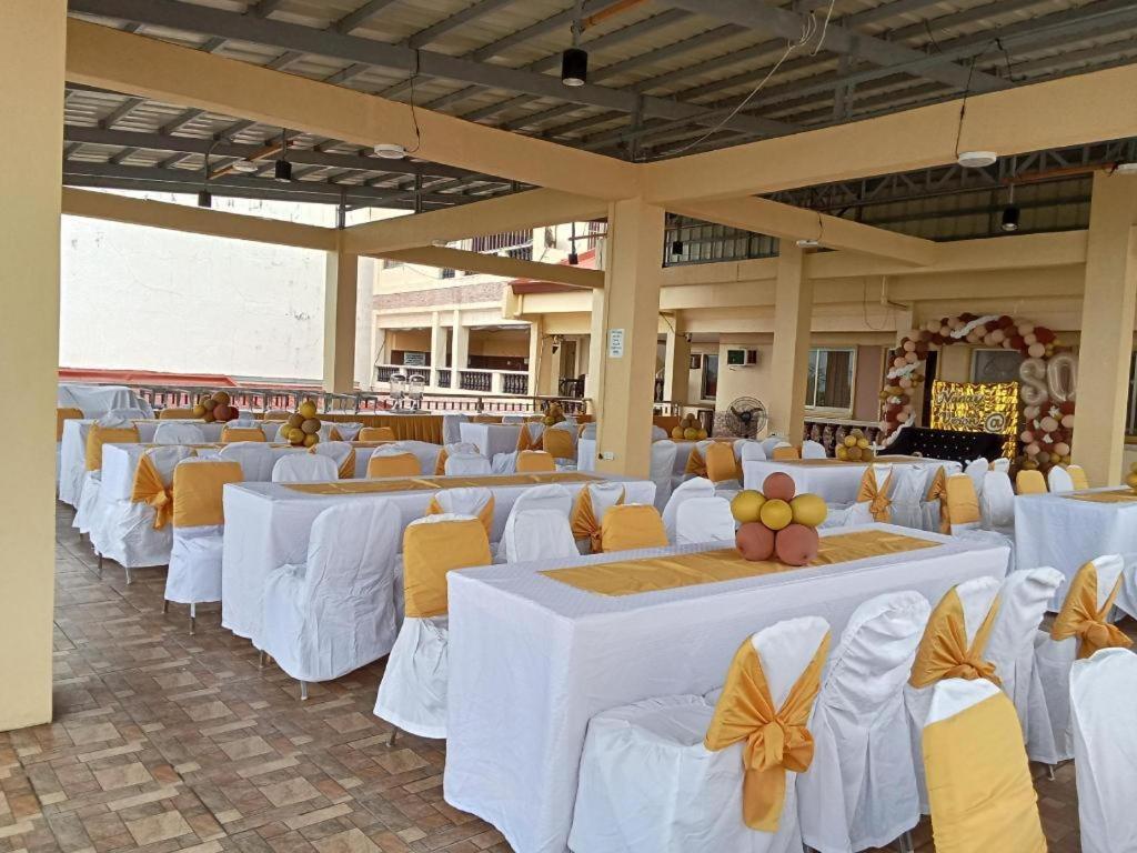 Suzuki Beach Hotel Olongapo Zewnętrze zdjęcie