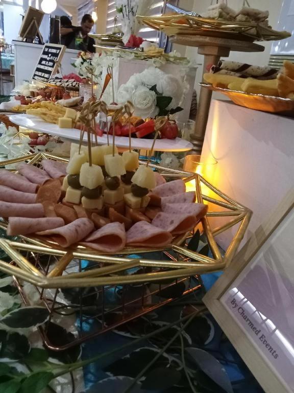 Suzuki Beach Hotel Olongapo Zewnętrze zdjęcie