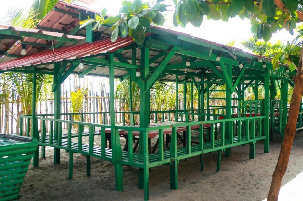 Suzuki Beach Hotel Olongapo Zewnętrze zdjęcie
