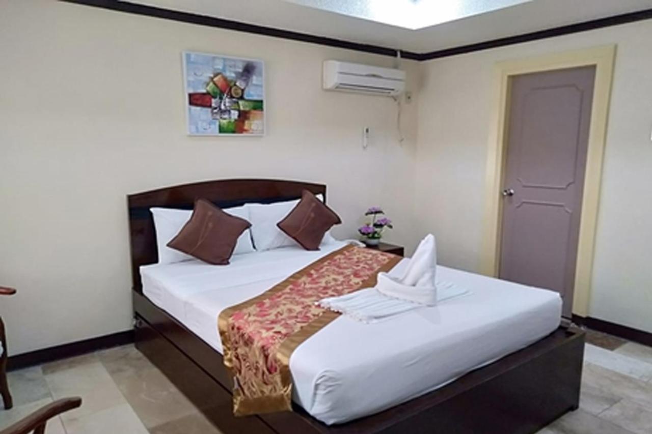 Suzuki Beach Hotel Olongapo Zewnętrze zdjęcie